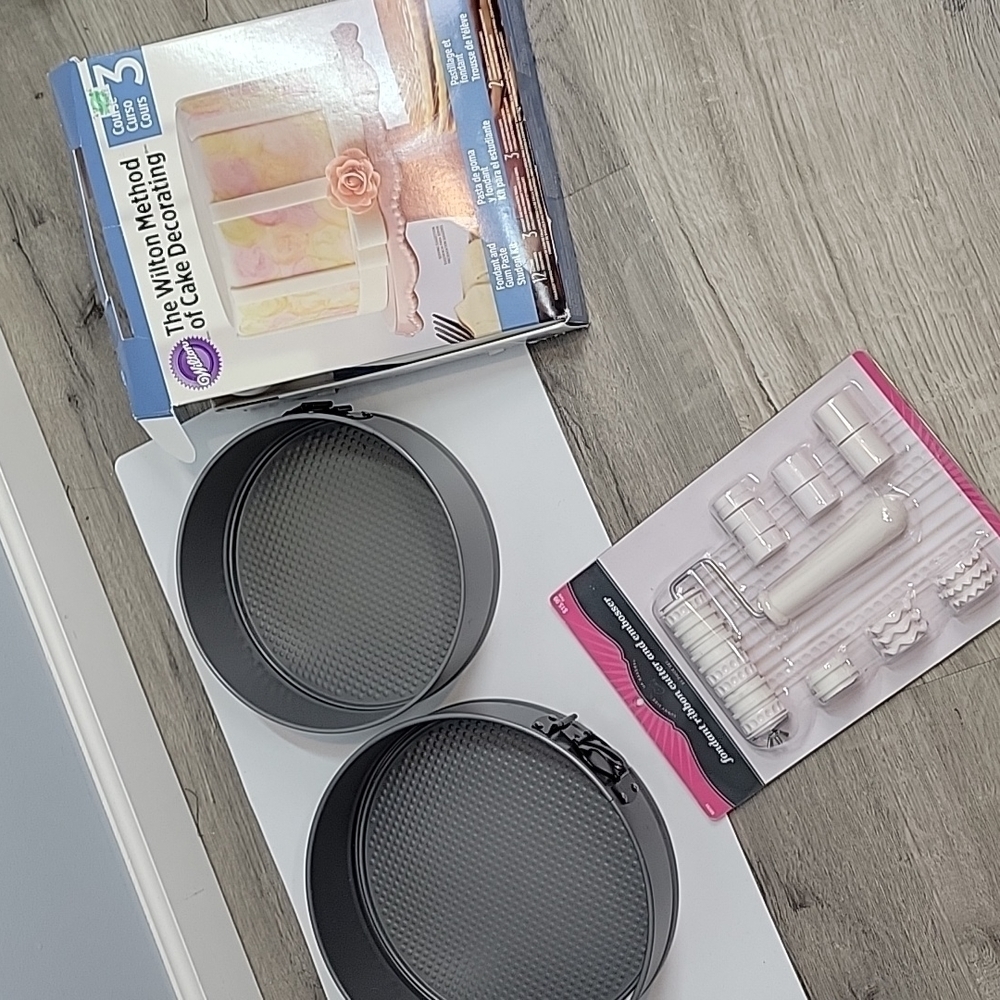 Cake Supplies Spring Form Pan & Wilton Decorating and Ribbon Cutter Kit